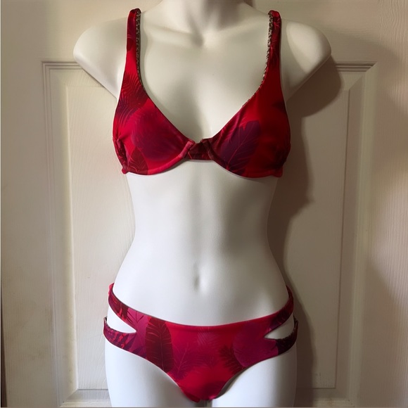 ❌SOLD❌ Acacia Psychedelic Leaf Set - Picture 1 of 3